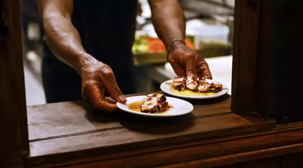 Spain Grants Legal Status to 500,000 Undocumented Migrants in Historic Amnesty