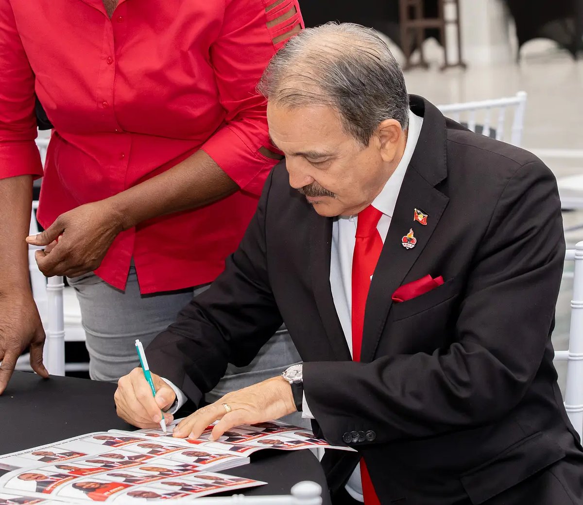 Fernandez Defends Constituency Record Ahead of Closely Contested April 30 Vote