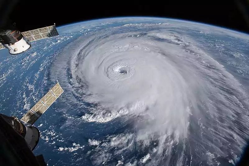 Hurricane Melissa Ties Record as Strongest Atlantic Storm at 190 mph