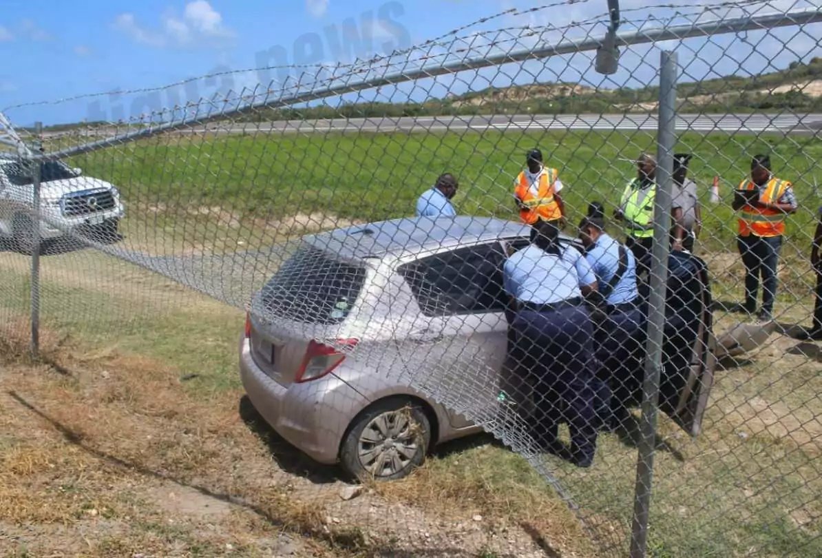 Driver Loses Consciousness Behind the Wheel, Crashes Through Airport Perimeter Fence